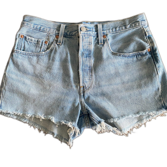 Levi's 501 Button Fly Frayed Hem Jean Shorts Women's 30 - Picture 1 of 12